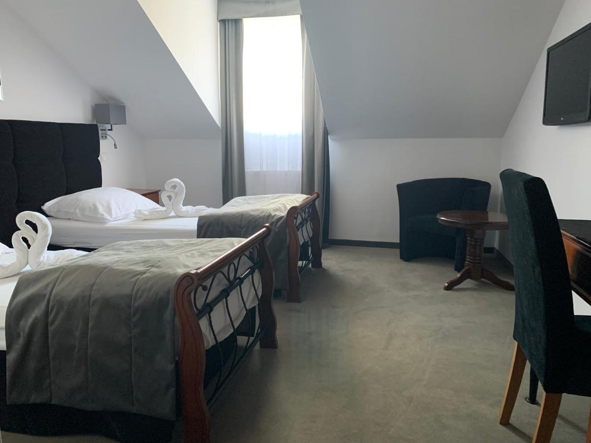 Hotel Kameleon 타르노브제크 외부 사진