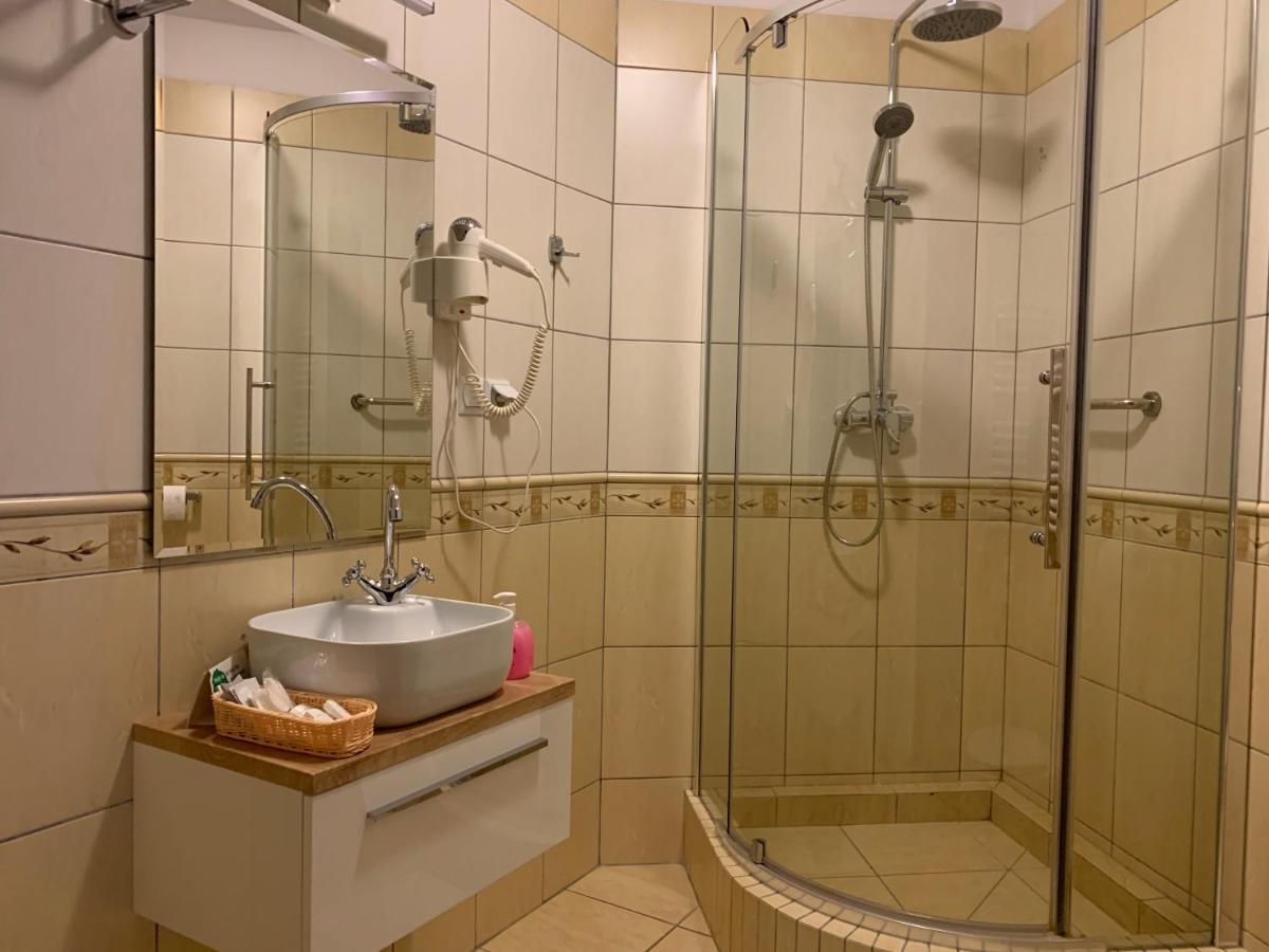 Hotel Kameleon 타르노브제크 외부 사진