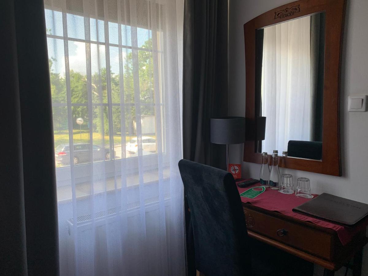 Hotel Kameleon 타르노브제크 외부 사진