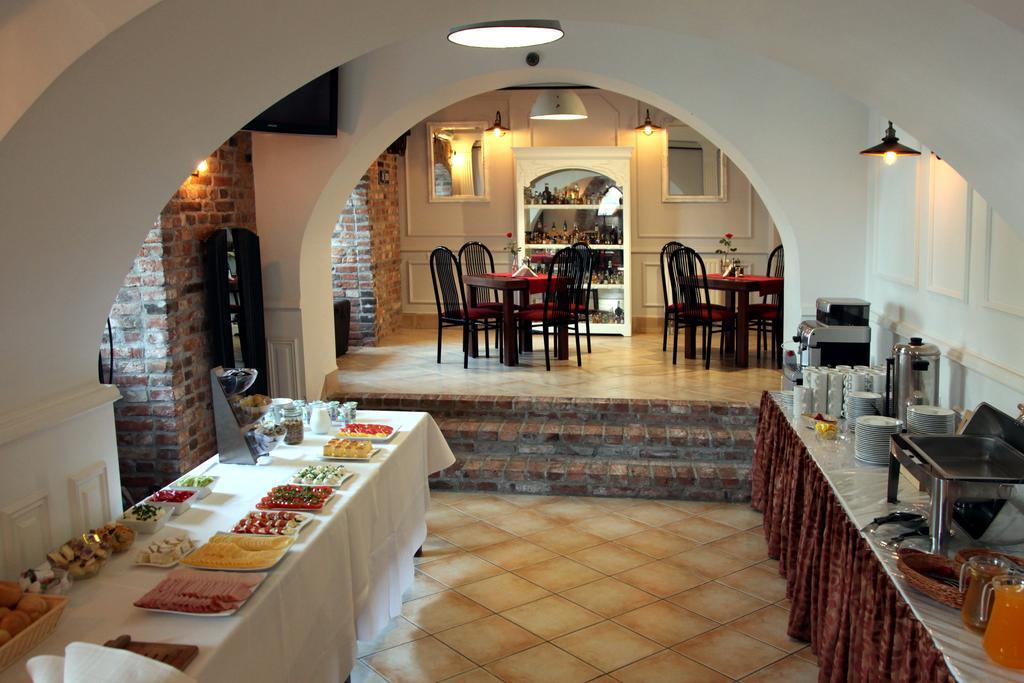 Hotel Kameleon 타르노브제크 외부 사진